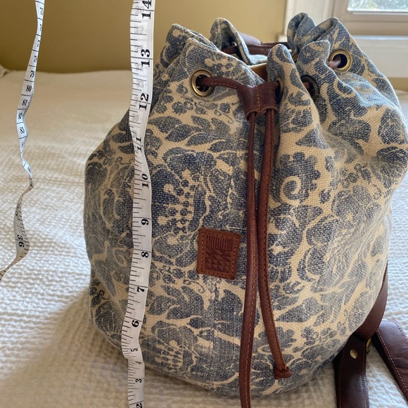 The Burlap People Backpack - Picture 3 of 5